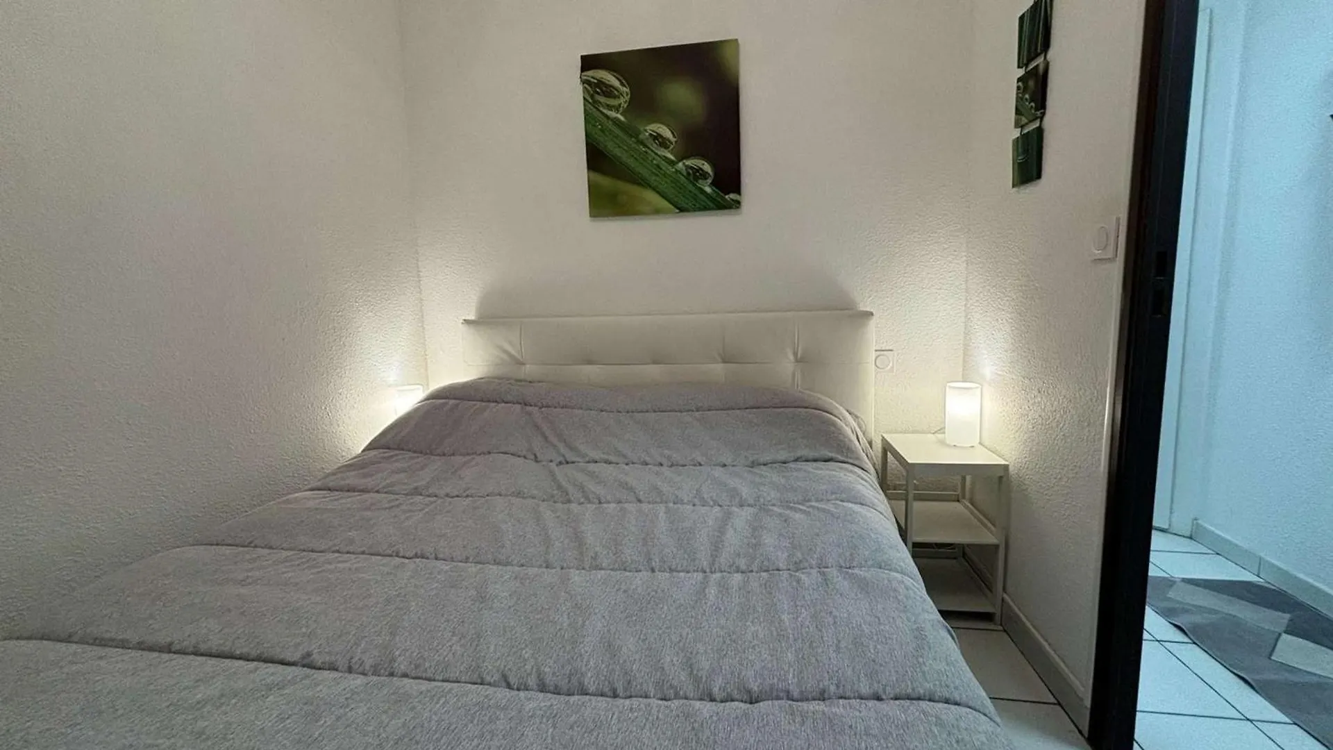 Апартаменты Appartement 2 Pieces Avec Terrasse Et Vue Piscine A Cannes La Bocca - Fr-1-609-112 Франция